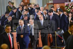 توافد الوزراء ترقبا لإجتماع الحكومة بالولاة