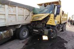 اصطدام 7 شاحنات من الوزن الثقيل في منحدر الجباحية بالبويرة