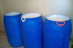 مستودع خاص يتم فيه تفريغ أكياس الحليب وإعادة بيعها بباتنة