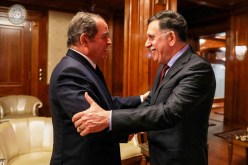 رئيس المجلس الرئاسي لحكومة الوفاق الليبية فايز السراج يصل إلى الجزائر