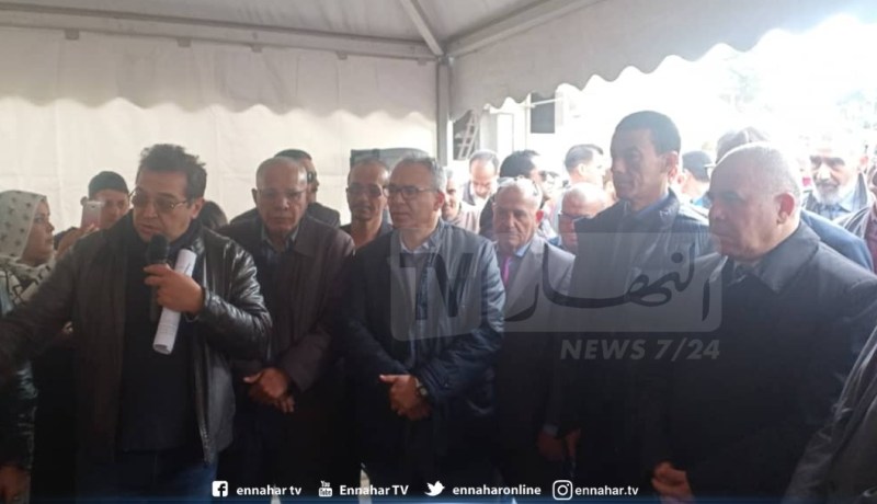 والي العاصمة يحذر من استعمال النوعية الرديئة للبلاط في الطرقات