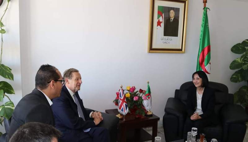 وزيرة البيئة تبحث سبل التعاون الإقتصادي مع المبعوث الخاص للوزير الأول البريطاني