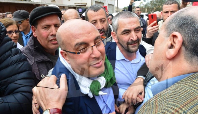 بالصور.. خروج فضيل بومالة من سجن الحراش