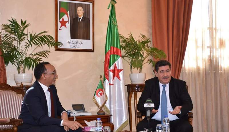 عوماري يستقبل الأمين التنفيذي لهيئة مكافحة الجراد الصحراوي في المنطقة الغربية