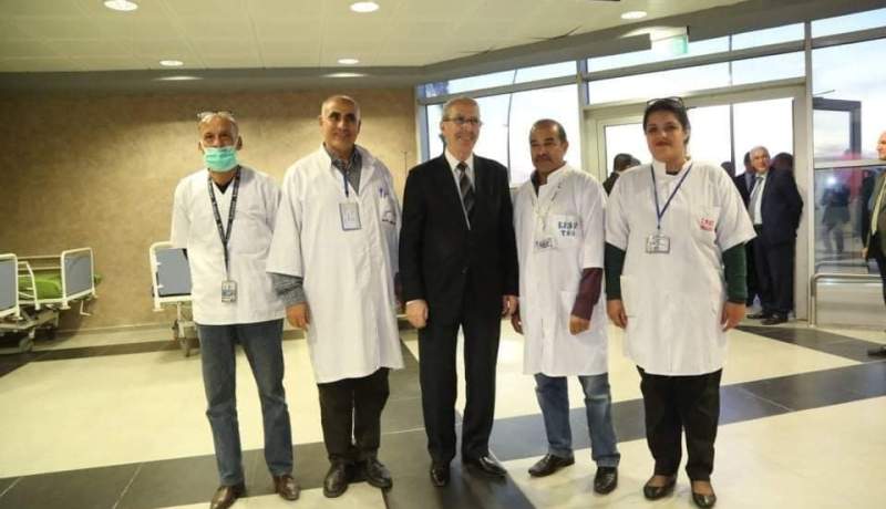 شيعلي يتفقد الجناح المخصص لعزل المرضى بمطار رابح بيطاط بعنابة