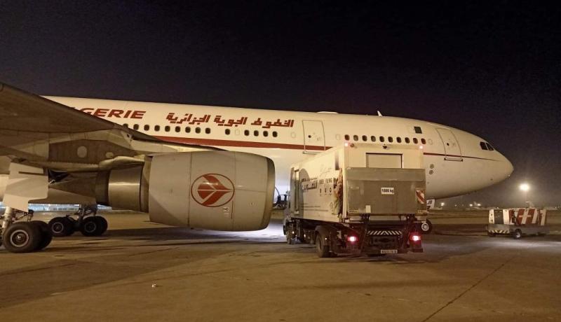 بالصور.. طائرتا الجوية الجزائرية المخصصتان لإجلاء الجزائريين العالقين بالإمارات
