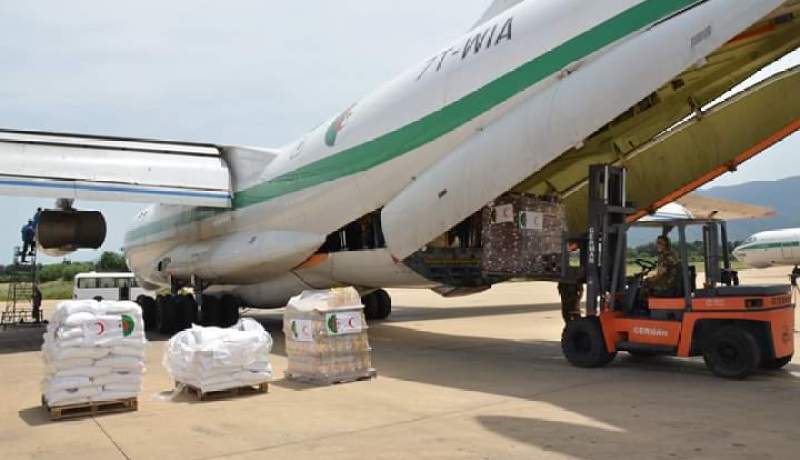 الجزائر ترسل 57 طن من المساعدات الغذائية والمواد الصيدلانية إلى النيجر