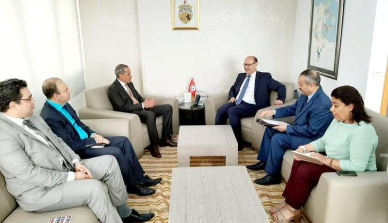 بعد تجديد عقد شراء وبيع الغاز.. وزير الطاقة التونسي يستقبل سفير الجزائر