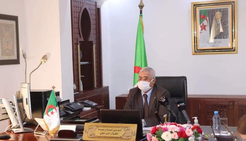 وزير السياحة يترأس أشغال ندوة حول الترويج للسياحة الداخلية