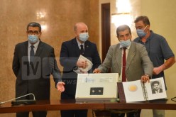 بالصور.. عرض نماذج النقود الجديدة بالوزارة الأولى