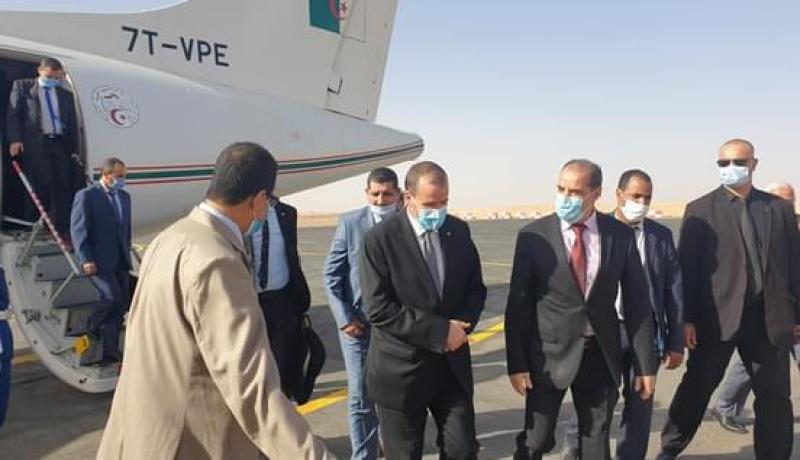 بالصور.. وزير التجارة في زيارة عمل إلى تندوف