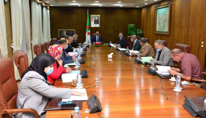 إحالة مشروع قانون تعديل الدستور على اللجنة القانونية والإدارية والحريات