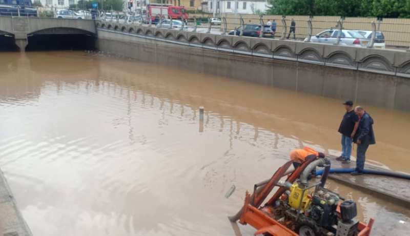 نسيم برناوي.. وفاة طفل جرفته السيول في ميلة وارتفاع منسوب المياه إلى 50 سنتيمترا