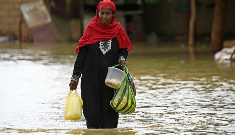 الهلال الأحمر الجزائري يتضامن مع السودان إثر فيضان نهر “النيل”