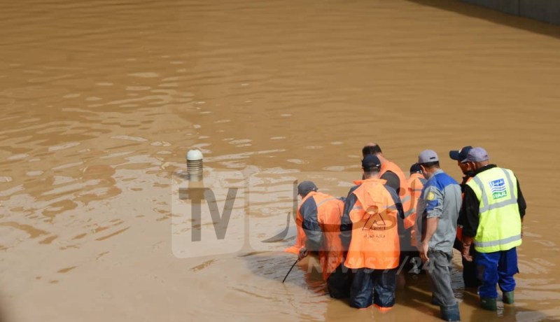 خسائر مادية واصطدامات جماعية للمركبات.. هذه حصيلة الأمطار الطوفانية
