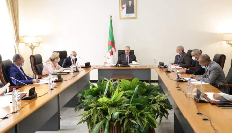 وزارة العدل تطلب رفع الحصانة البرلمانية عن “سيناتور”