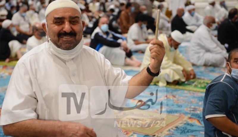 بالصور.. الجزائريون يؤدون أول صلاة جمعة بعد 7 أشهر من التعليق