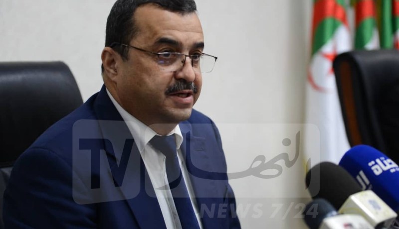 وزير المناجم يدعو وزارة التعليم العالي لتكوين فرق مكلفة بمشاريع القطاع