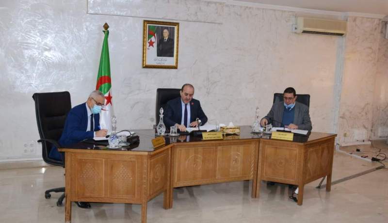 وزير الداخلية يأمر الولاة بالتكفل المستعجل بالنقائص التنموية ومكافحة التبذير