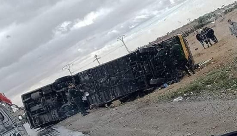 المسيلة.. انقلاب حافلة في منطقة كاف الطيور