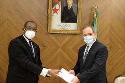 بوقادوم يستلم أوراق اعتماد السفير الجديد لجمهورية رواندا