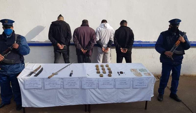توقيف 4 أشخاص وحجز 1 كلغ من الكيف المعالج في الجلفة
