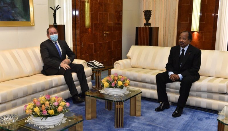 بوقدوم يبحث تعزيز التعاون الإقتصادي مع الرئيس الكاميروني