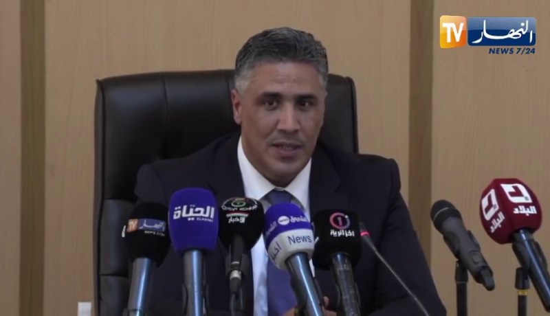 وزير السكن: نحن بحاجة إلى طلبة وكفاءات للإستعانة بهم في الميدان