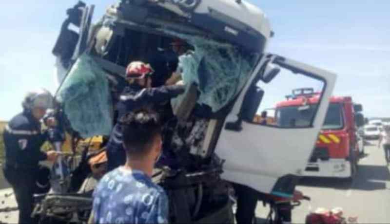 ميلة: جريحان إثر إصطدام بين شاحنتين في العثمانية