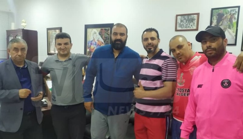 بالصورة.. مضوي يتراجع عن الاستقالة من تدريب مولودية وهران