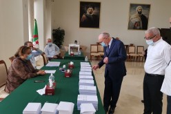 تشريعيات.. إنطلاق عملية التصويت بالدوحة والسفير الجزائري يؤدي واجبه الإنتخابي