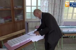 وزير المالية يؤدي واجبه الإنتخابي بالعاصمة