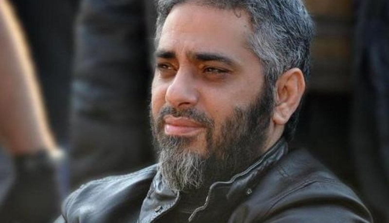 رغم هروبه.. فضل شاكر يهدي جمهوره أغنية جديدة “عايشين ومش عايشين”