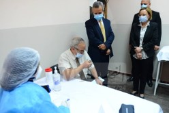 بن بوزيد وكريكو يشرفان على تلقيح عمال قطاع التضامن ضد كورونا