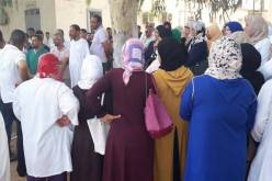 بالصور- عين وسارة: وقفة تضامن مع القابلة المحبوسة