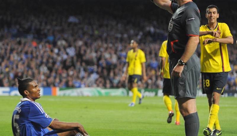 حكم لقاء تشيلسي وبرشلونة في 2009 يعترف !