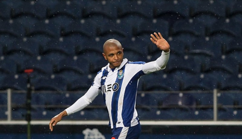 براهيمي يرفض التجديد وبورتو يجهز بديلا له