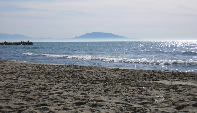 انتشال 12 شخصا من شاطئ “مزفران” في تيبازة