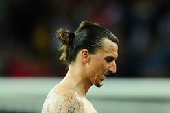 ايقاف ابراهيموفيتش لمباراتين