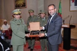 تسليم السلاح الشخصي للواء بن معلم لمتحف الجيش