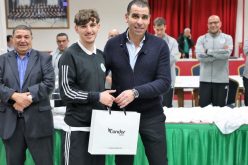 بالصور.. زطشي يحفز لاعبي الخضر قبل تنقلهم إلى المغرب