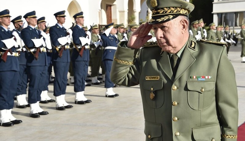 اللواء شنقريحة يشرف على تمرين تكتيكي بالذخيرة الحية غدا