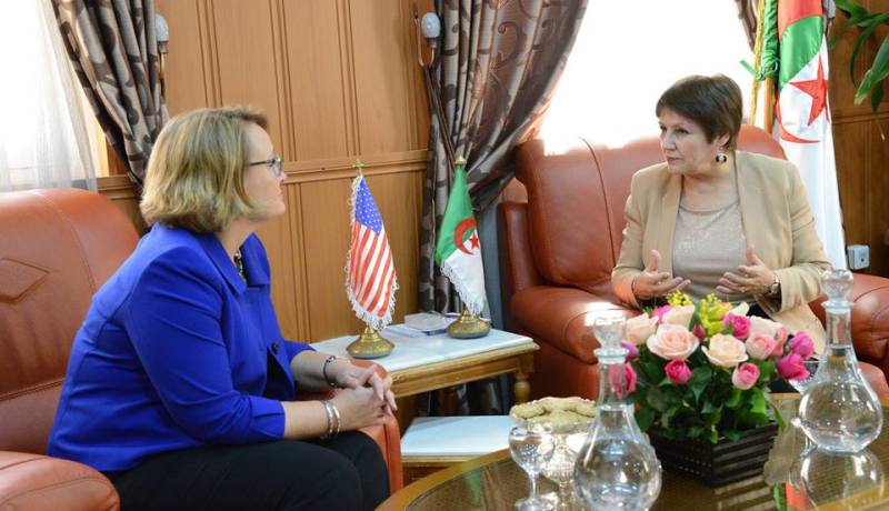 بالصّور..بن غبريت تستقبل سفيرة أمريكا جوان بولاشيك في مقر وزارة التربية