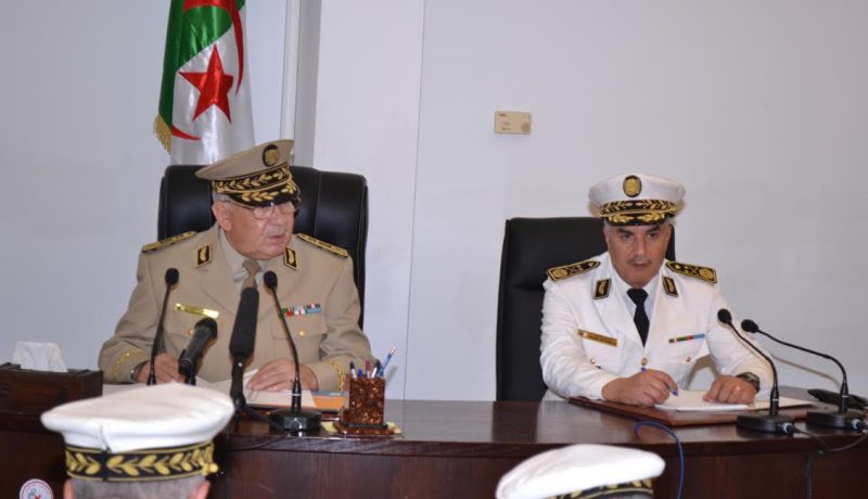 بالصور الفريق قائد صالح يترأس حفل تنصيب قائد القوات البحرية