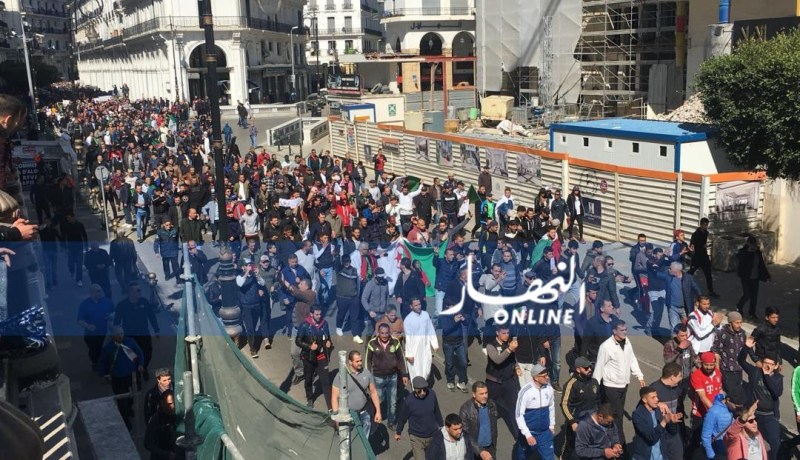 بالصور والفيديو.. الجزائريون في مسيرات حاشدة بالعاصمة وأغلب الولايات