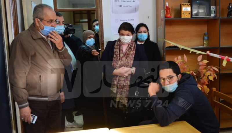 وزيرة التكوين تقف على مدى تطبيق البروتوكول الصحي بمؤسسات القطاع