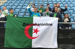بالصور.. الجالية الجزائرية حاضرة بملعب قادش لمناصرة المنتخب المحلي