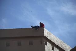 بالفيديو.. إحباط محاولة انتحار