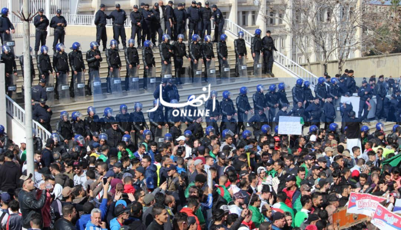 بالصور.. الآلاف من المواطنين يتظاهرون سلميا بشوارع وهران