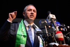 ميهوبي: الجزائر ليست جمهورية موز فهي بلد سيد وحر!